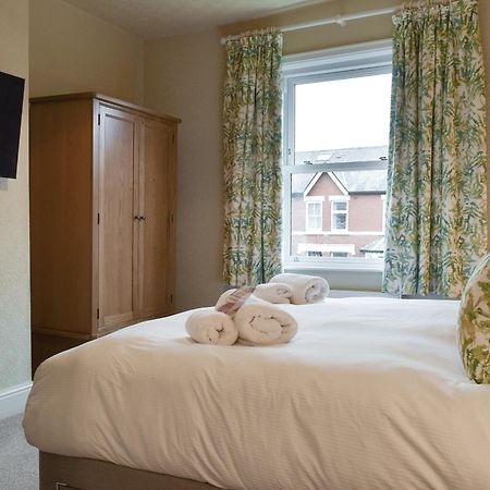 Beachcomber Corner Lytham St Annes Bagian luar foto